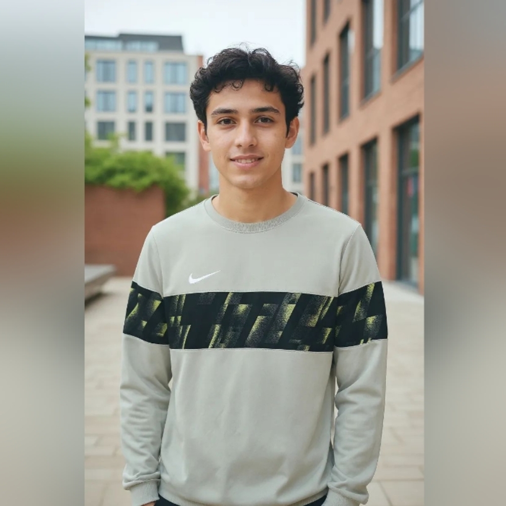 Nike Gray and Black Graphic Sweatshirt